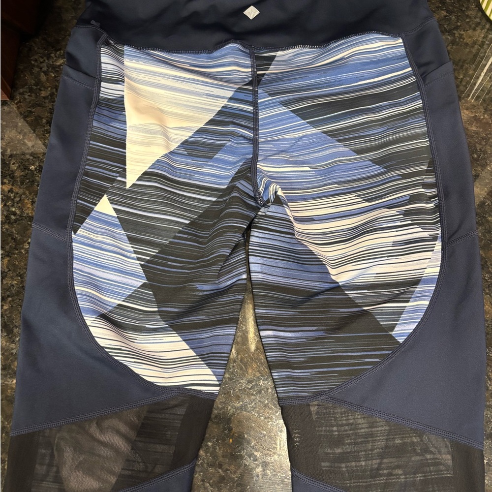 LuLaRoe Women's Striped Joggers in Black and Blue Size Large- NEVER Worn - Picture 2 of 3